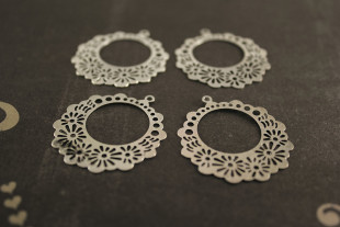 Филигранные элементы 3.4 см круг с отверстием 4 шт под серебро